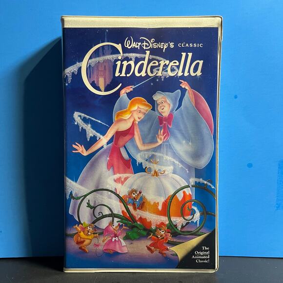 Walt Disney’s Classic Cinderella VHS Movie (1995 Black Diamond) - Clamshell Case - Picture 1 of 7